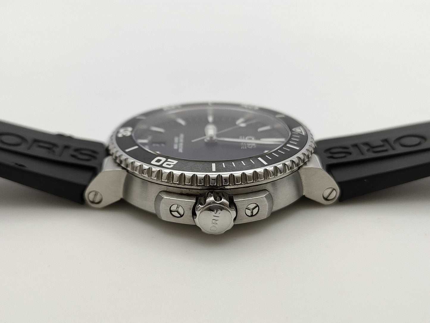 Oris Aquis 7676 32-93819 Automatic Men's Watch