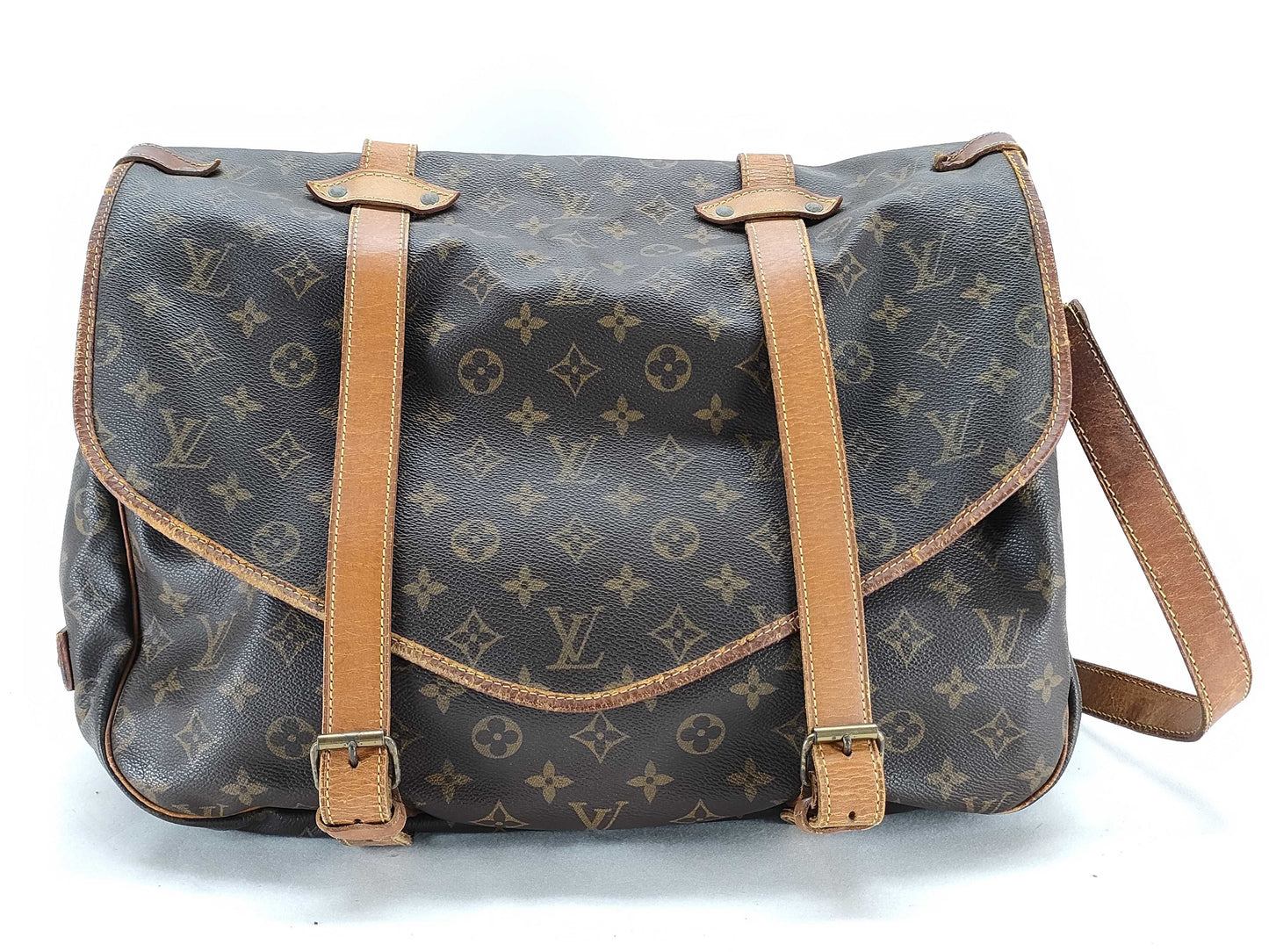 LOUIS VUITTON Monogram Saumur 43 M42252 Monogram Shoulder Bag