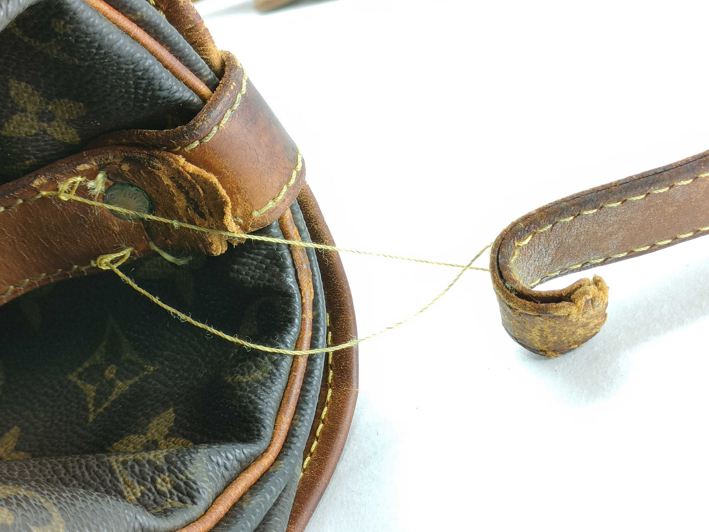 LOUIS VUITTON Monogram Saumur 43 M42252 Monogram Shoulder Bag