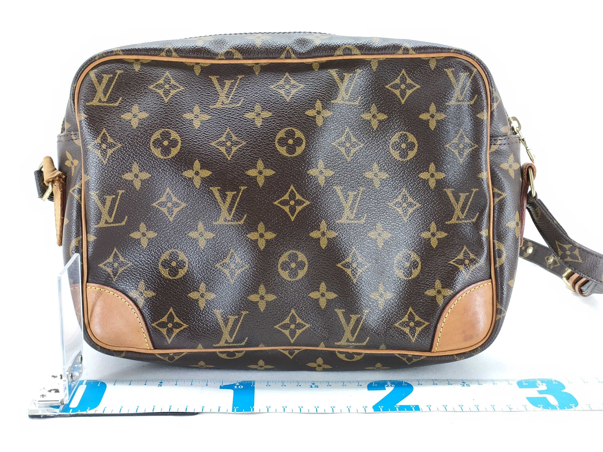 LOUIS VUITTON Monogram Nile M45244 Monogram Non-sticky Shoulder Bag