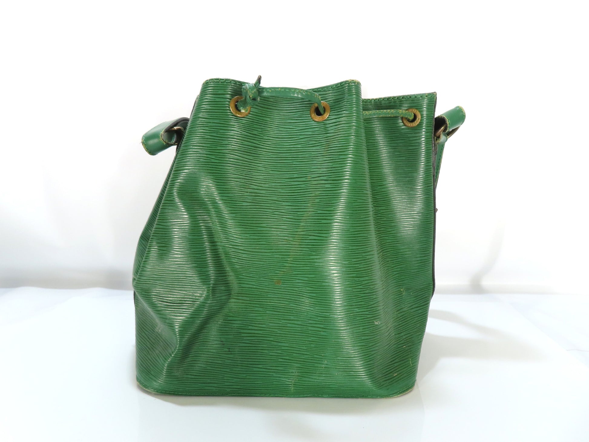 LOUIS VUITTON Epi Petit Noe M40838 Epi Shoulder Bag