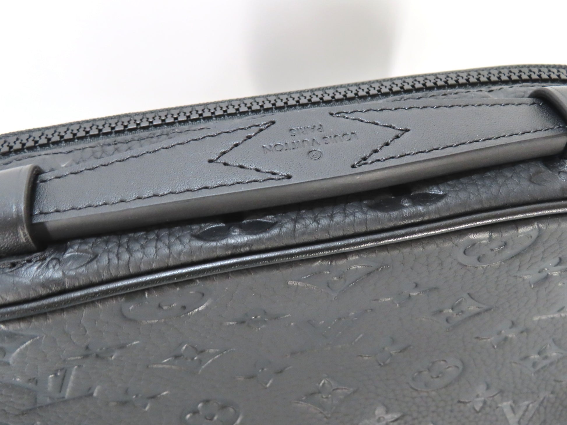 LOUIS VUITTON LV Monogram Taurillon S-Lock Messenger Shoulder Bag M58489 RFID Enabled Black Shoulder Bag
