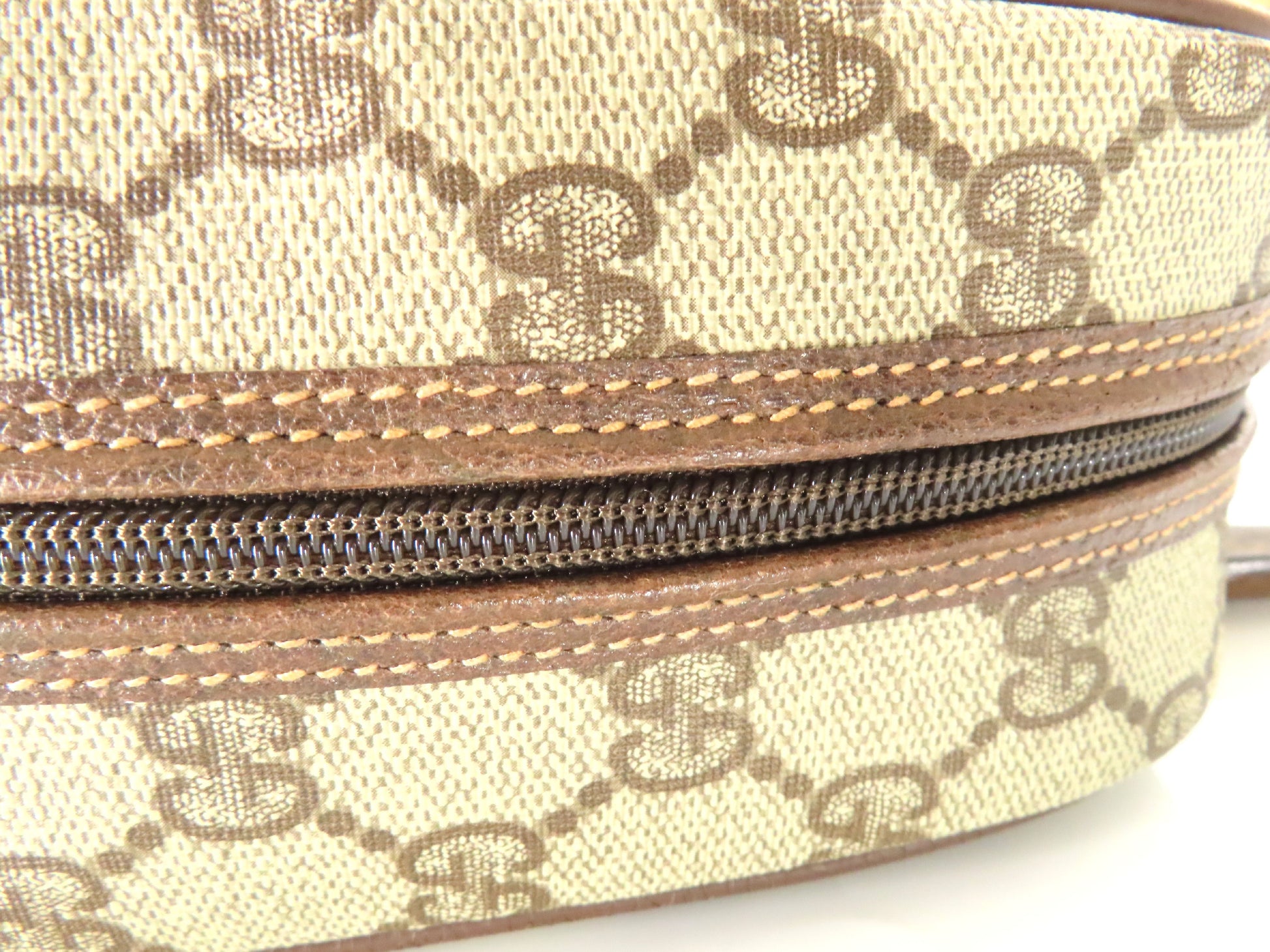 GUCCI GUCCI GG Supreme Handbag 000.58.6090 W35cm Handbag