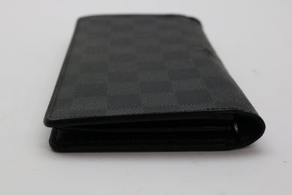 LOUIS VUITTON Damier Graphite Brazza Wallet