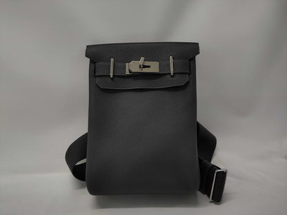 HERMES Akkad PM Togo Grimistie SS K Stamped Shoulder Bag