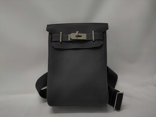 HERMES Akkad PM Togo Grimistie SS K Stamped Shoulder Bag