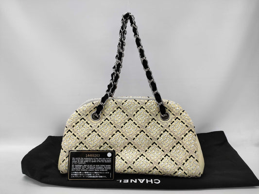 CHANEL Bowling Bag Mademoiselle Patent White SS Handbag