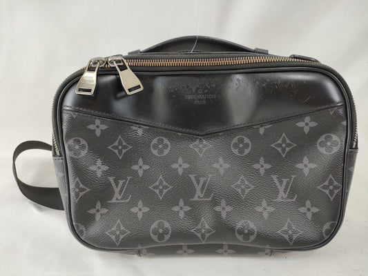 LOUIS VUITTON Taiga Outdoor Messenger PM M33435 FO1168 Black RFID Enabled Shoulder Bag
