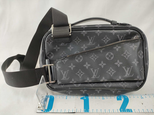 LOUIS VUITTON Taiga Outdoor Messenger PM M33435 FO1168 Black RFID Enabled Shoulder Bag