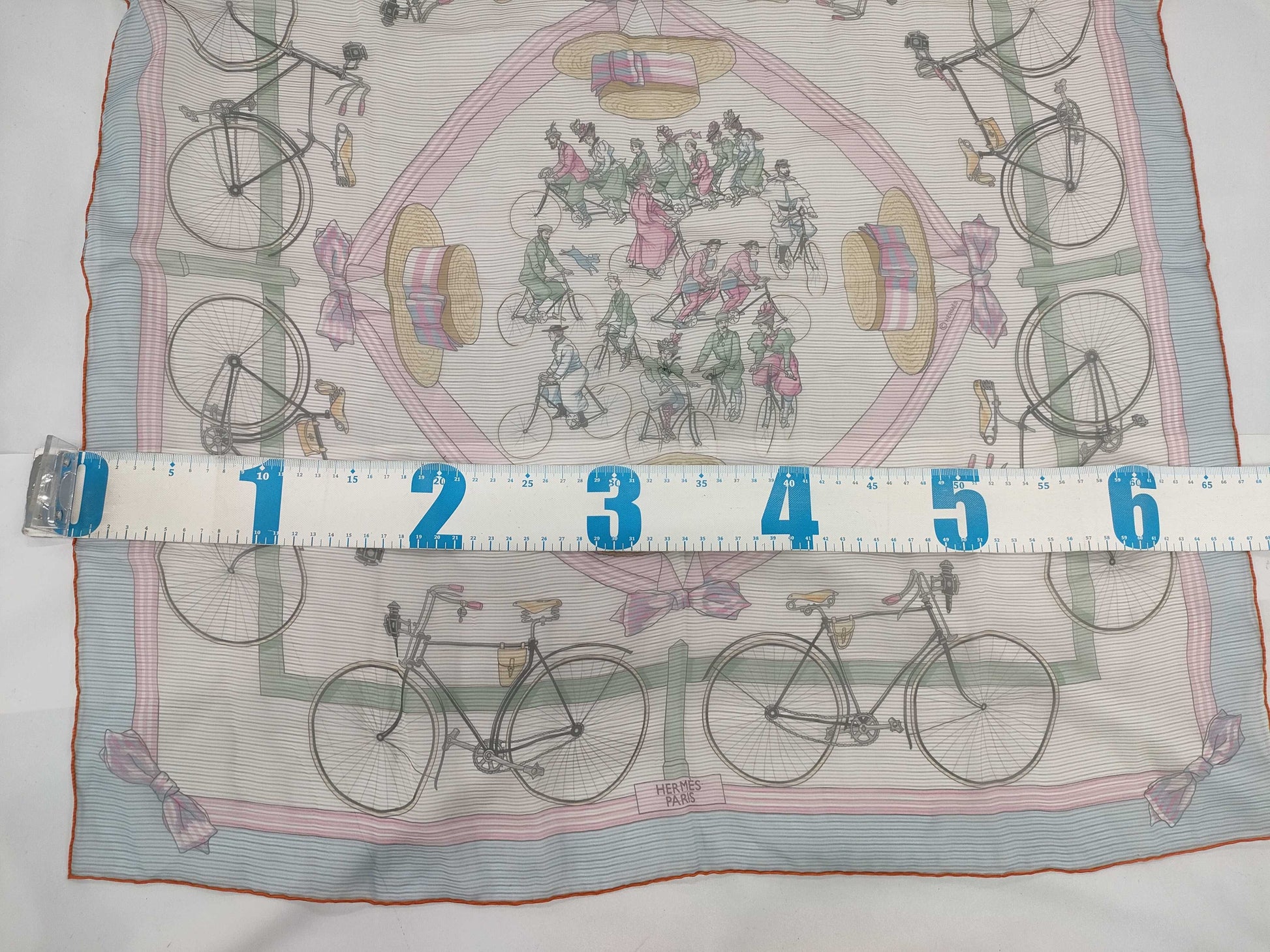 HERMES Carré 70 LES BECANES Scarf