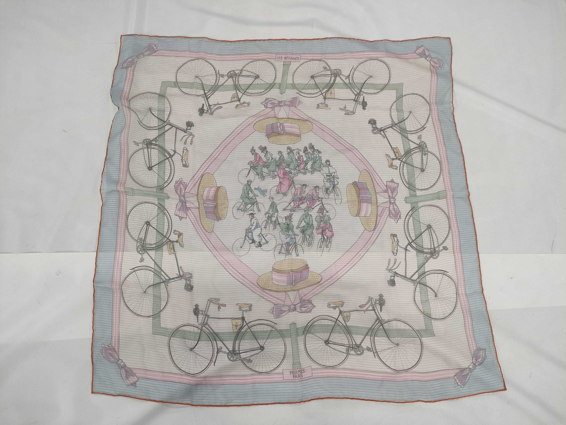 HERMES Carré 70 LES BECANES Scarf