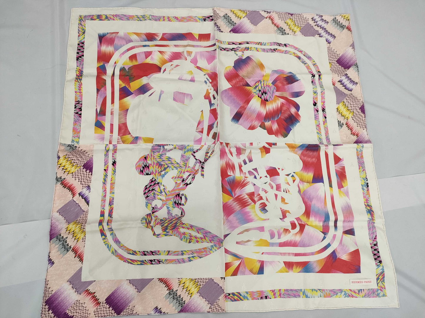HERMES Carré 90 Bride de Gala Ceremonial Bridle Marble Silk Scarf