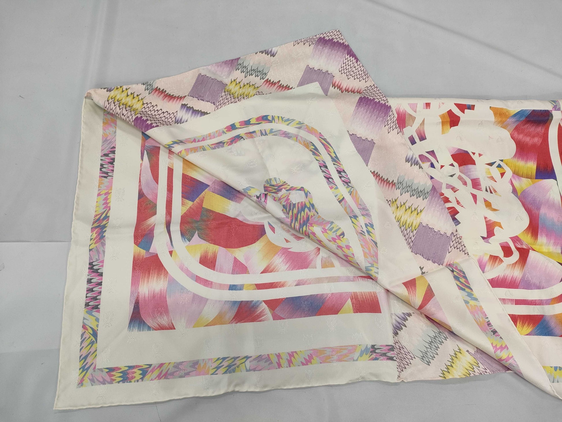 HERMES Carré 90 Bride de Gala Ceremonial Bridle Marble Silk Scarf