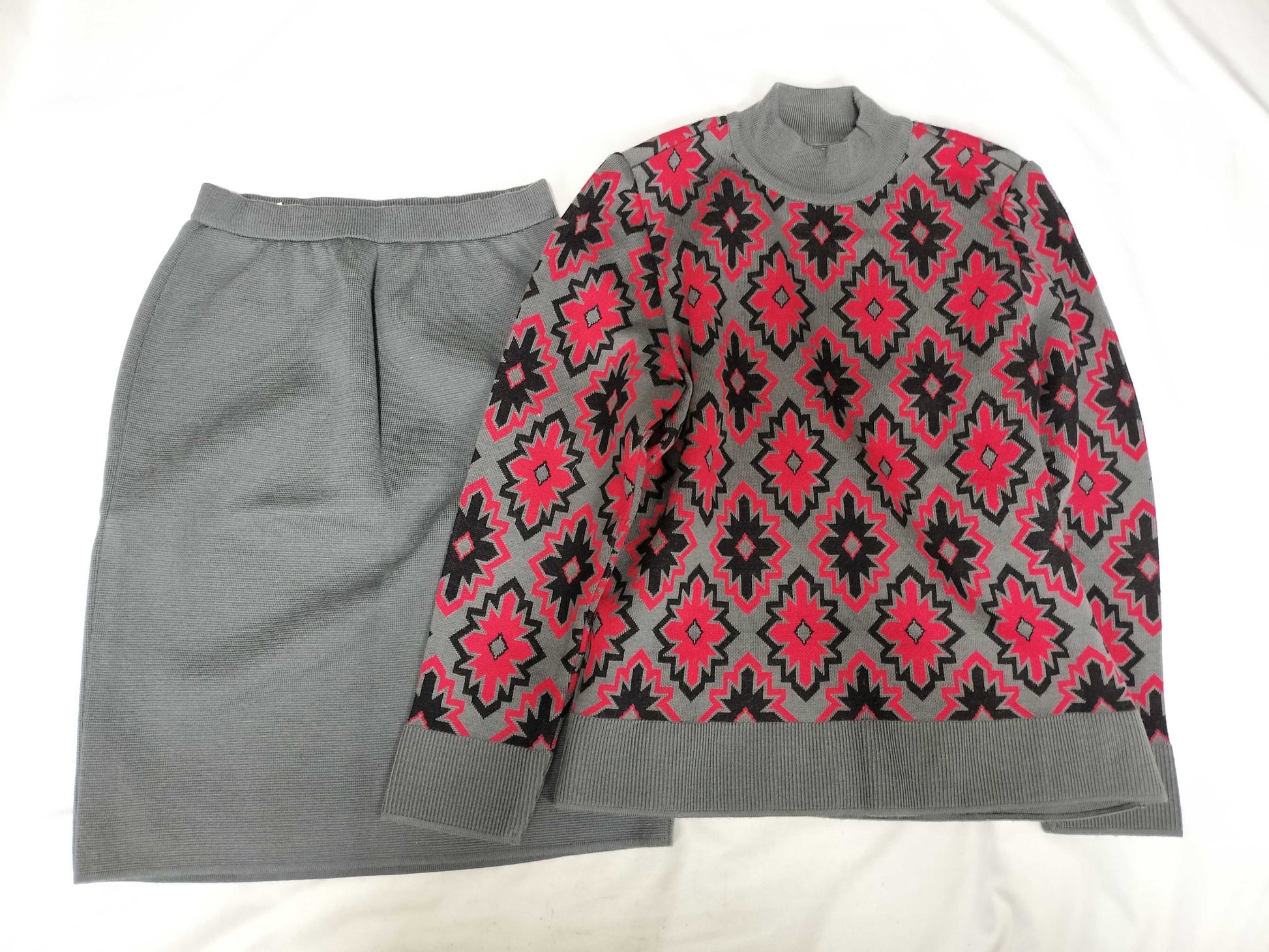 Yves Saint Laurent Yves Saint Laurent All-Over Print Knit Skirt Set Other Apparel