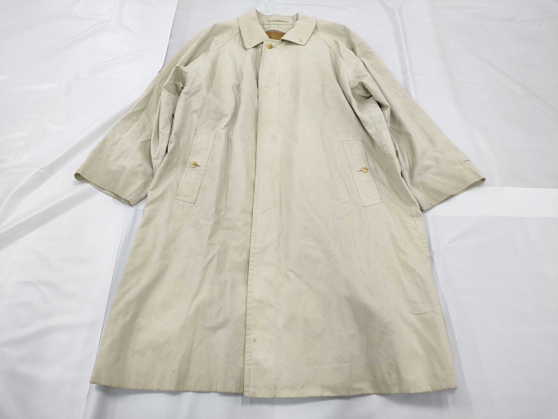 Burberry Coat with Liner, Size 175, C-TK83 Coat