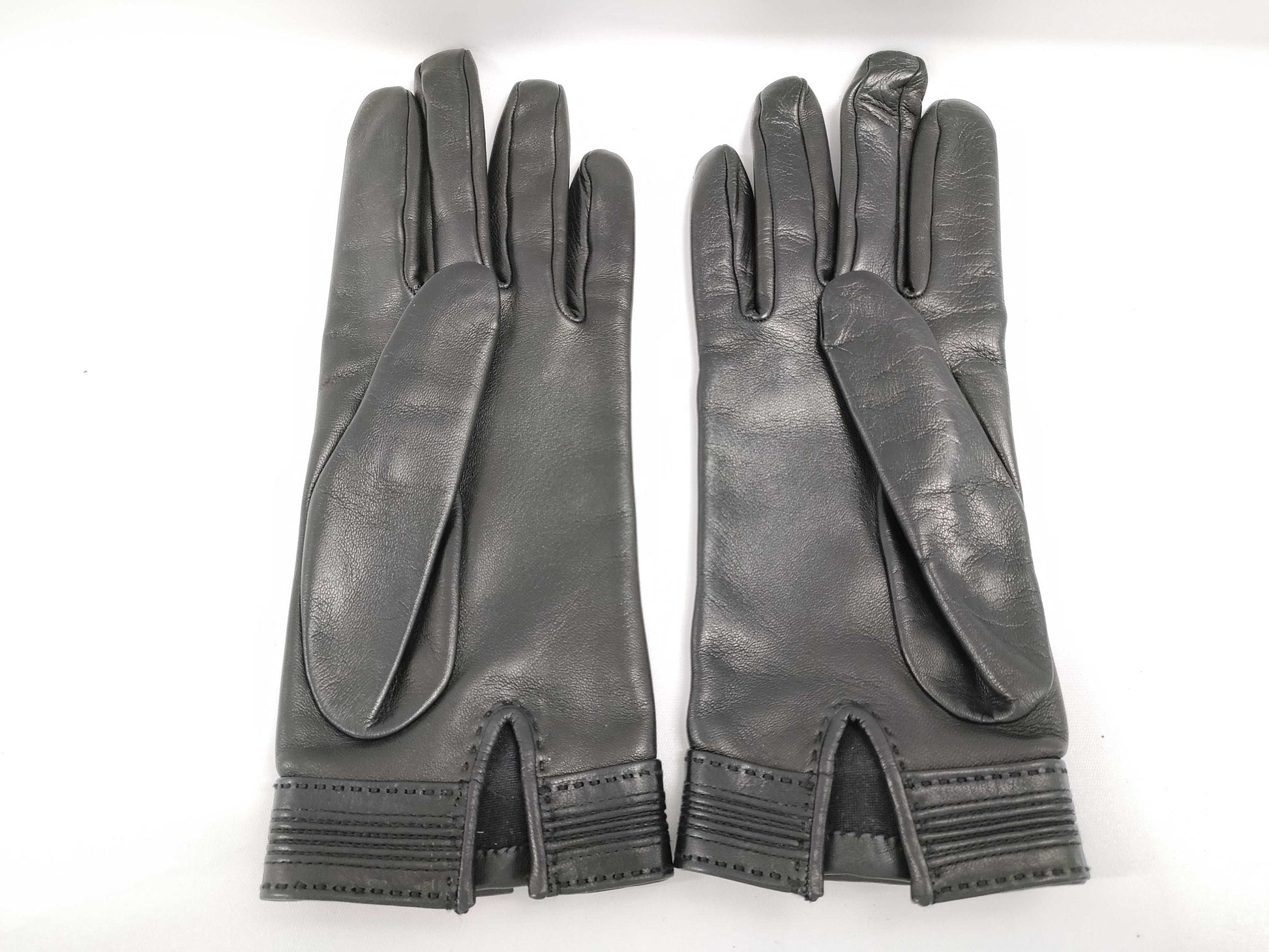HERMES Leather Gloves and Other Accessories