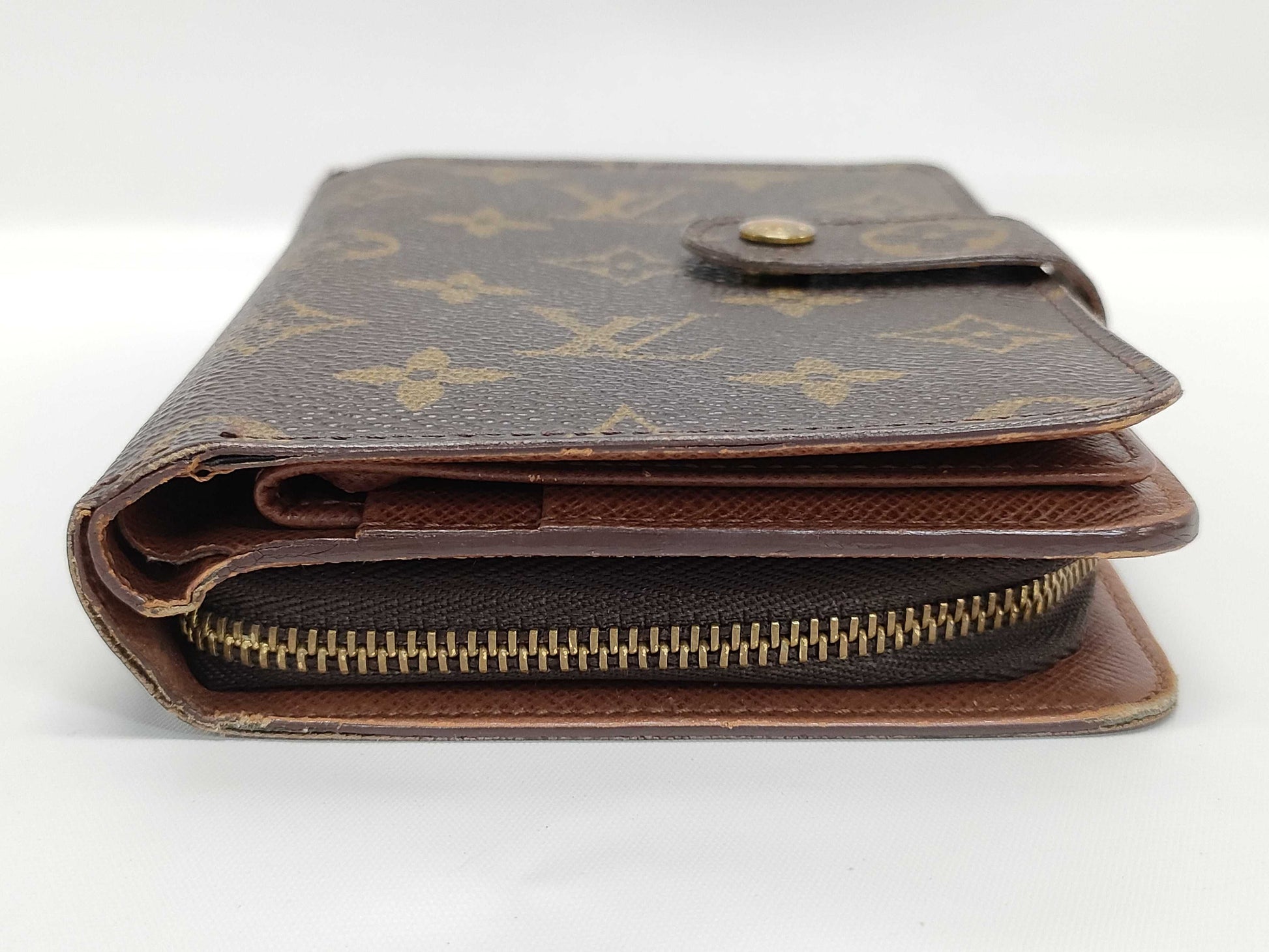 LOUIS VUITTON LV Monogram Wallet