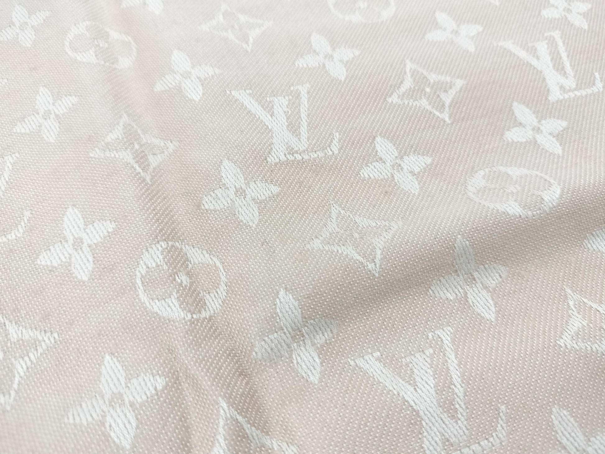 LOUIS VUITTON LV Stole Pink Scarf