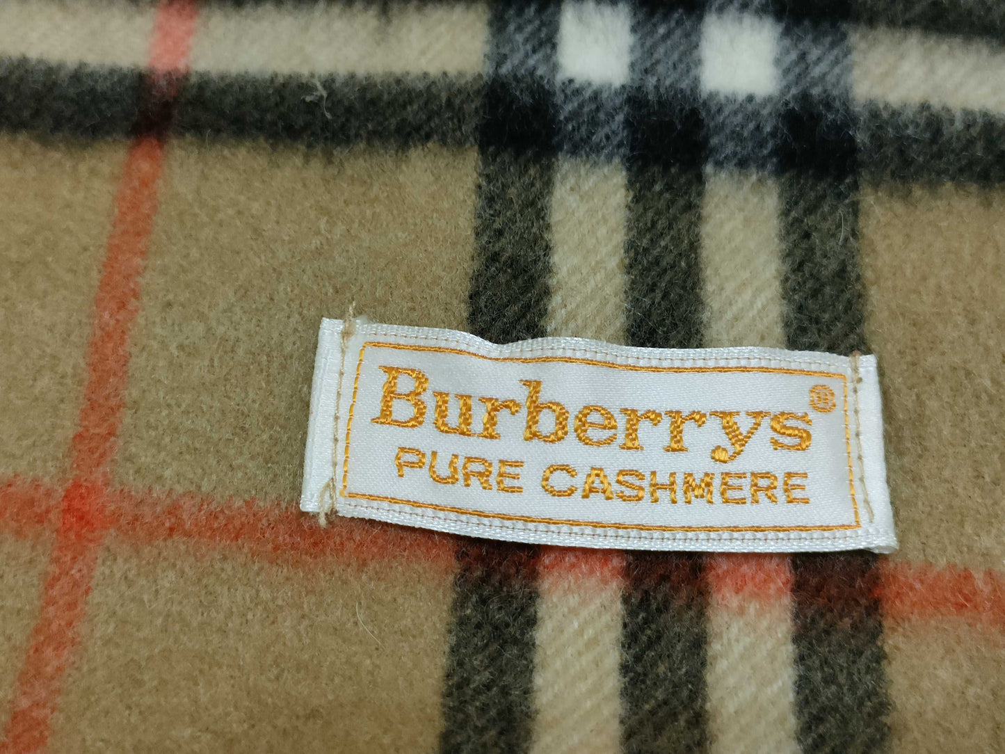 BURBERRY 100% Cashmere Nova Check Scarf