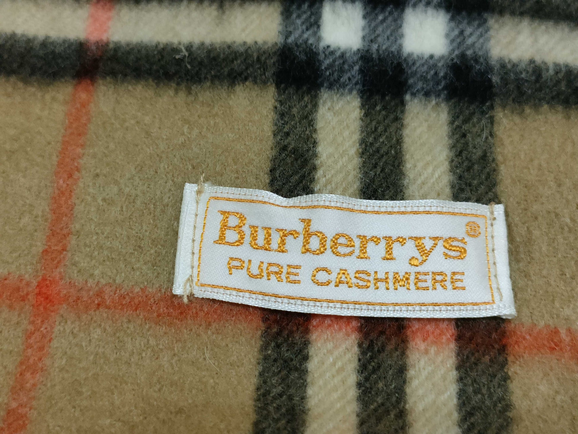 BURBERRY 100% Cashmere Nova Check Scarf