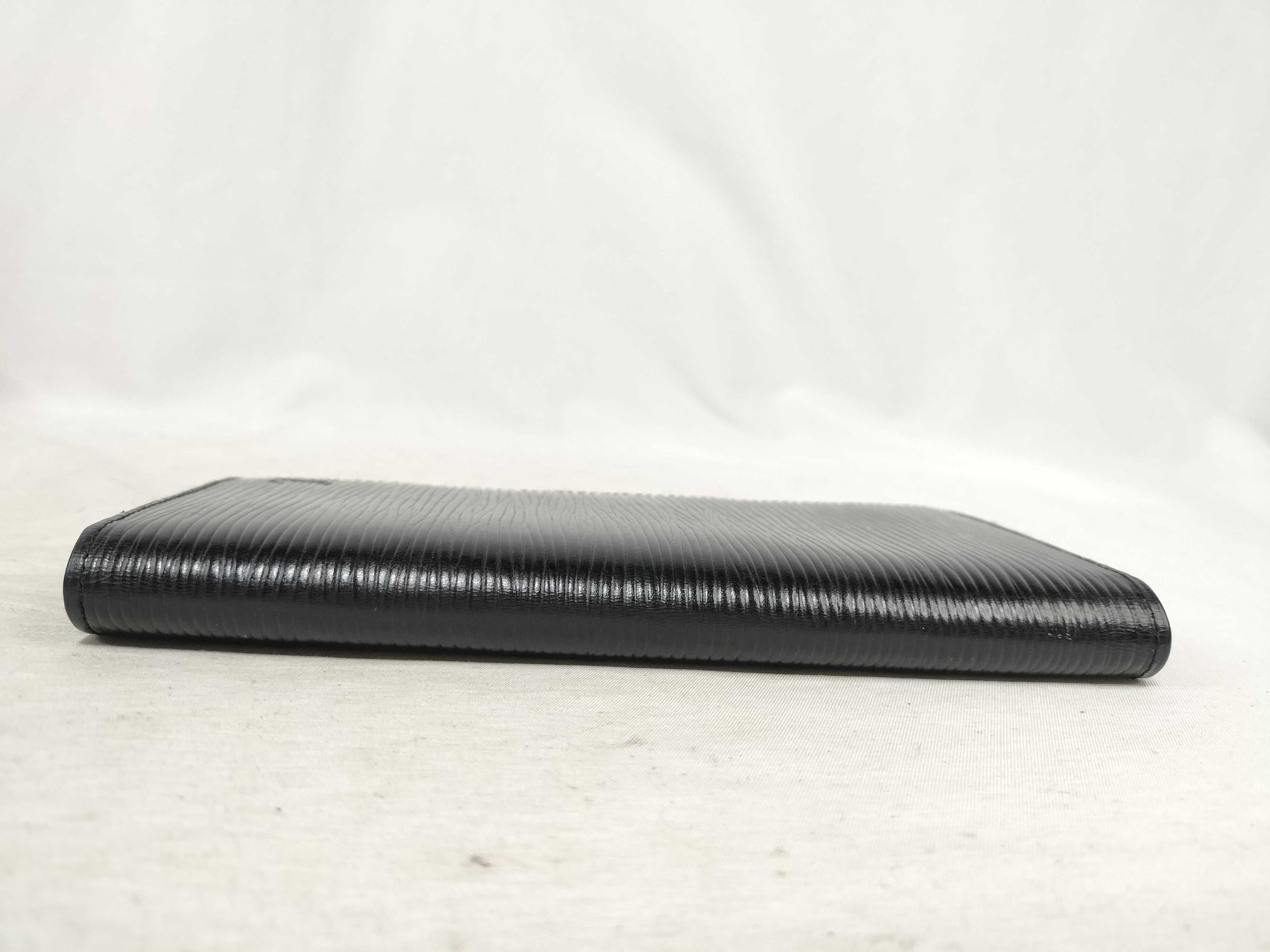 LOUIS VUITTON Epi Louis Vuitton Long Wallet Epi Wallet