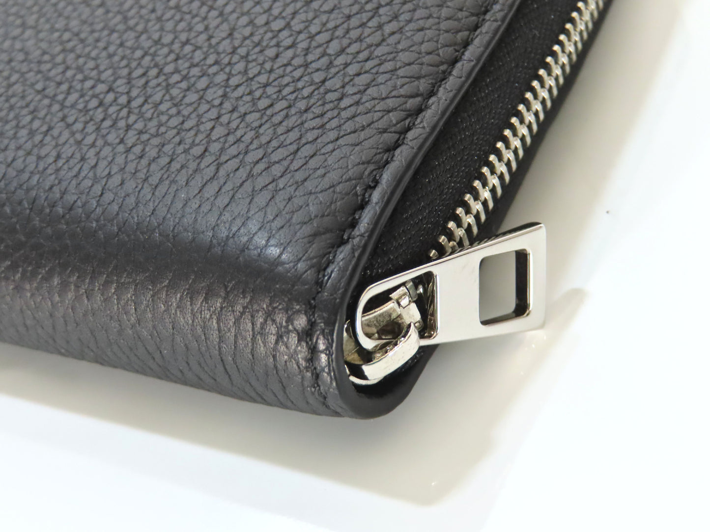 LOEWE Latest Design LOEWE Anagram Round Zip Wallet