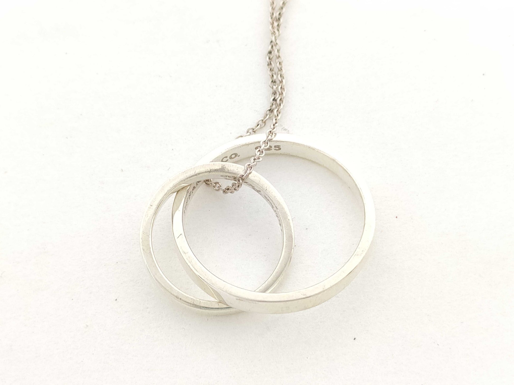 Tiffany & Co. Narrow Interlocking Circle 925 5.4g Necklace