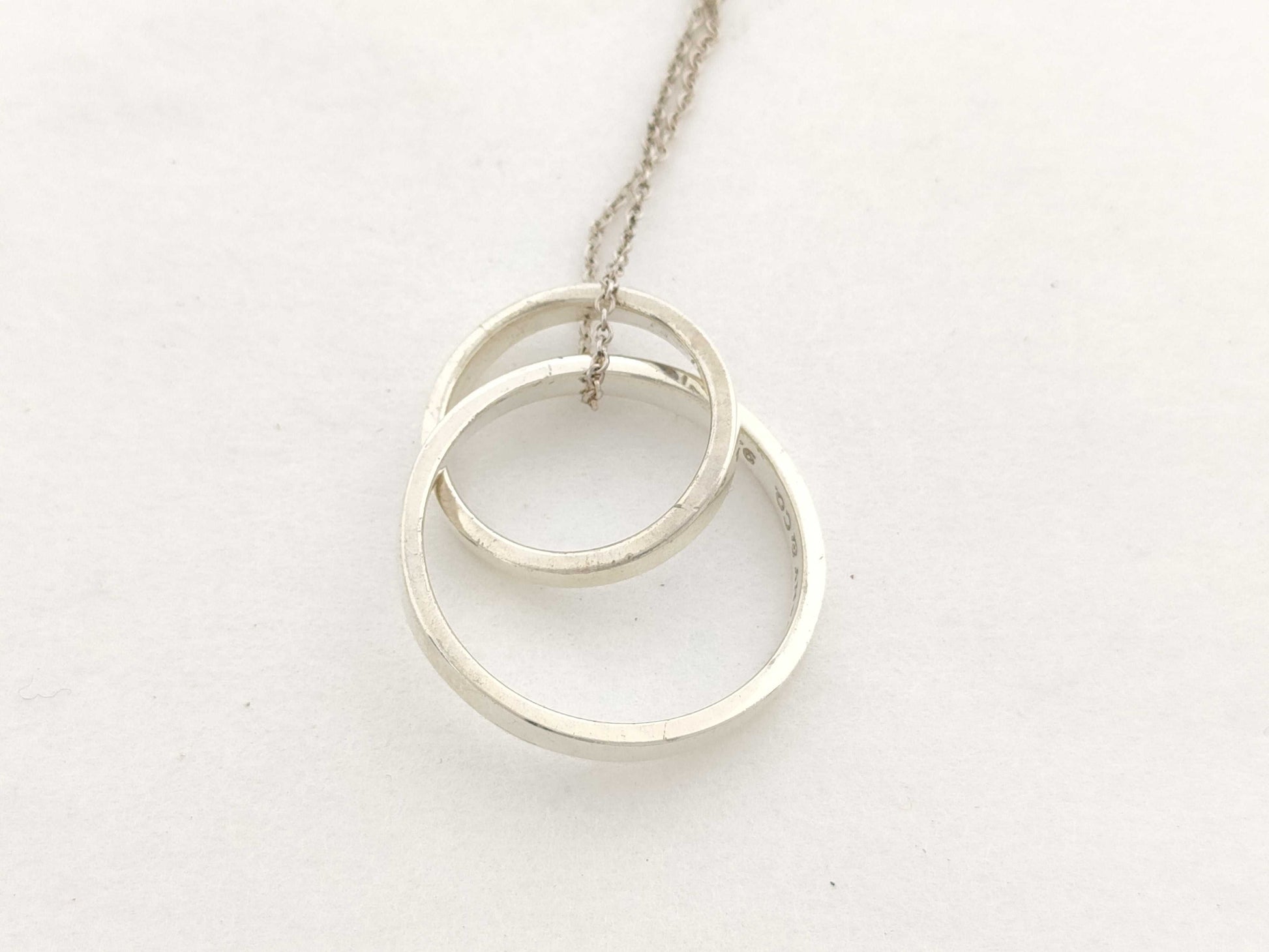 Tiffany & Co. Narrow Interlocking Circle 925 5.4g Necklace