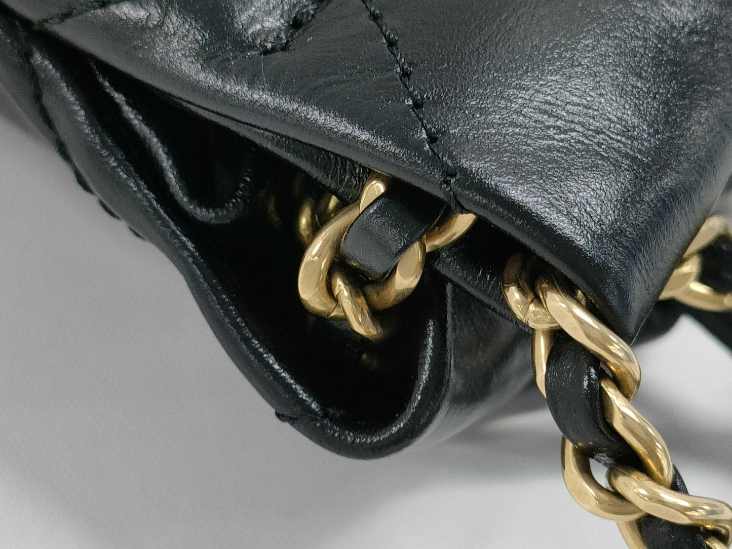 CHANEL Chanel 22 Mini Shiny Calfskin Black Shoulder Bag Regular Price: ¥838,200