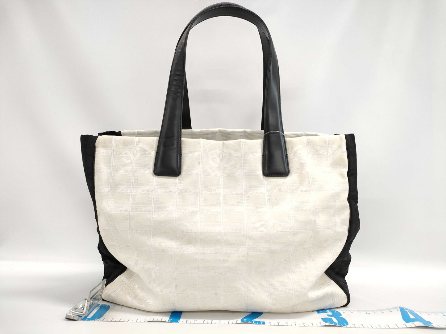 CHANEL New Travel Tote MM Nylon/Leather Black/Ivory Tote Bag