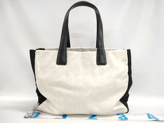 CHANEL New Travel Tote MM Nylon/Leather Black/Ivory Tote Bag