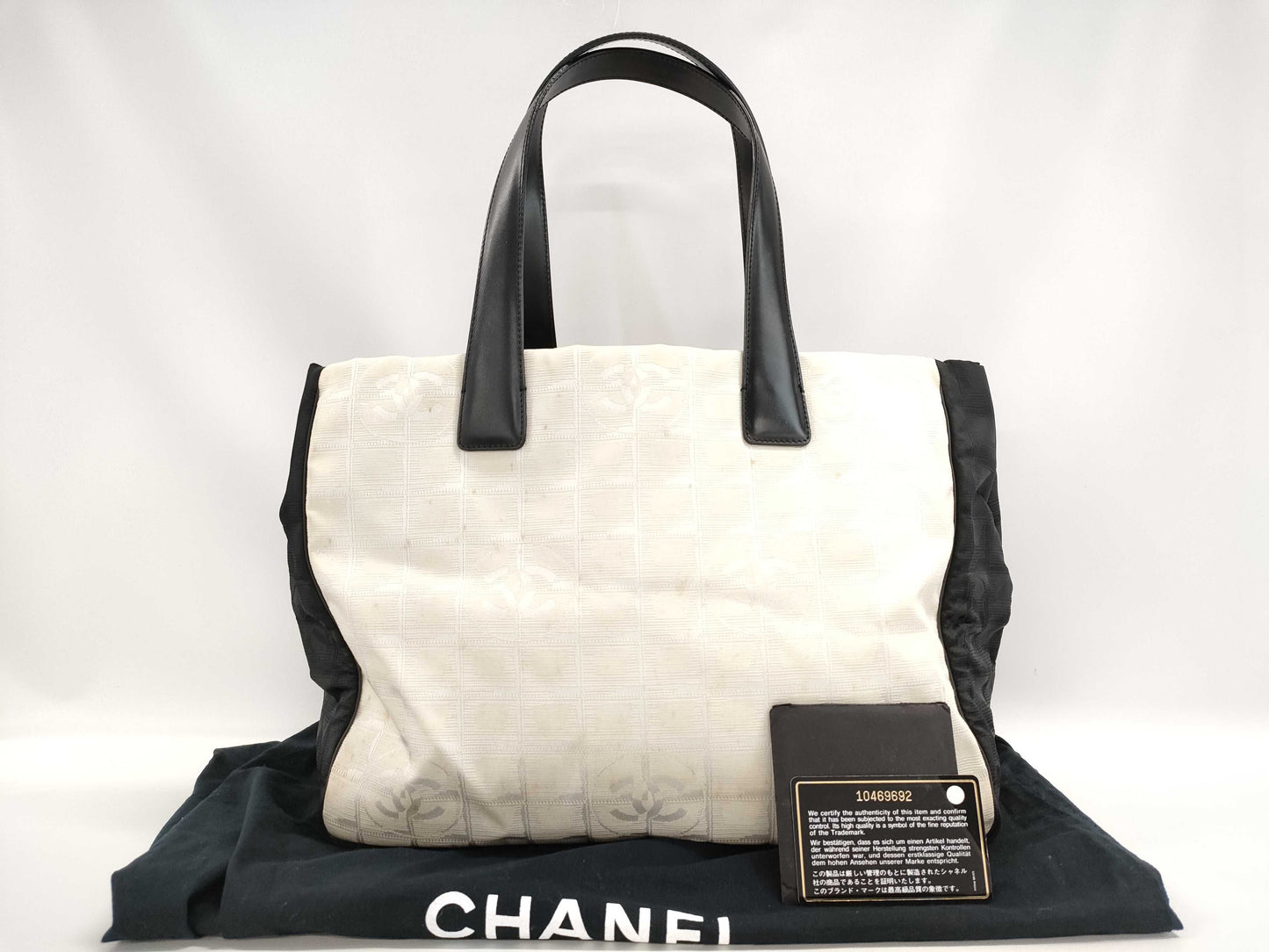 CHANEL New Travel Tote MM Nylon/Leather Black/Ivory Tote Bag