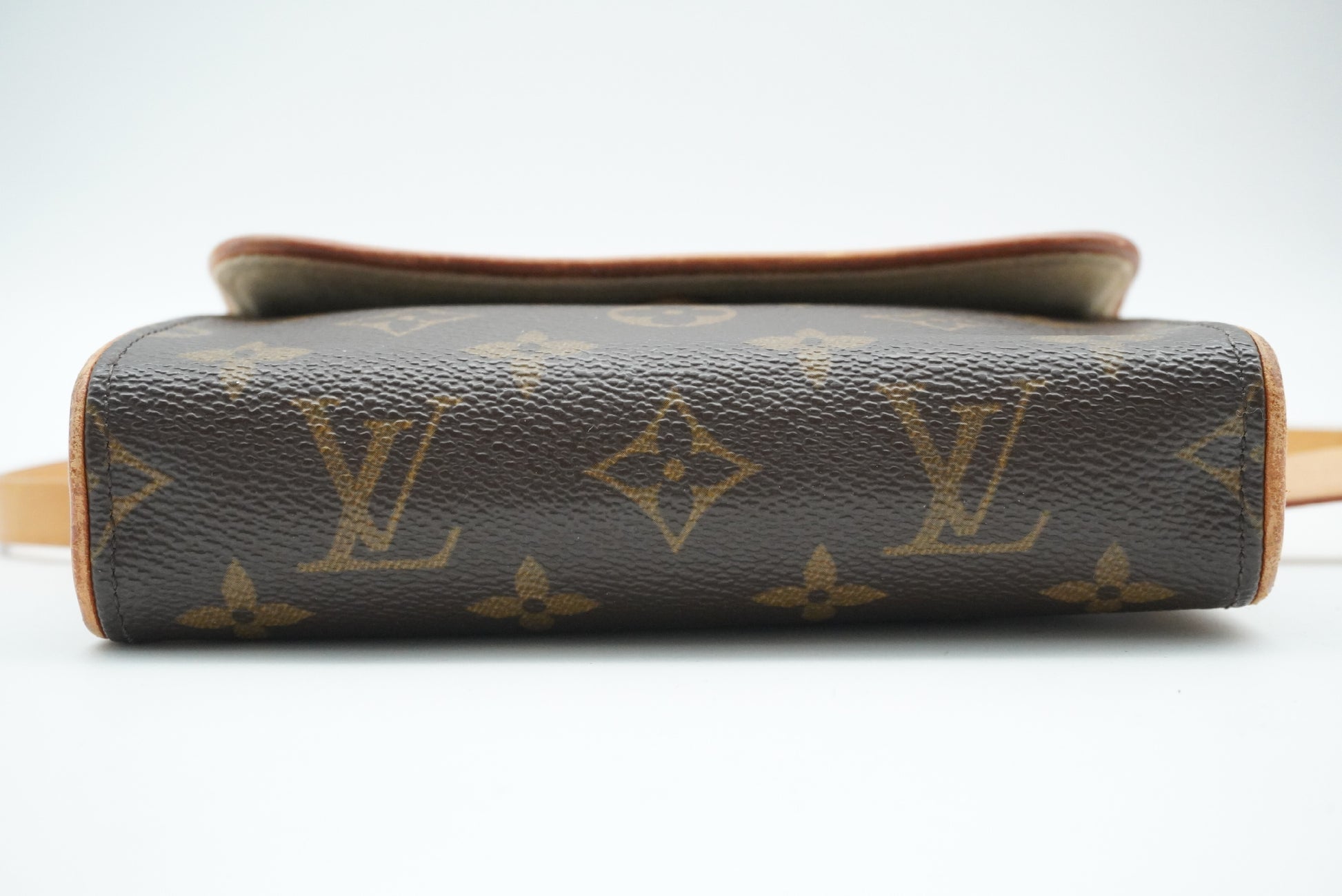 LOUIS VUITTON Monogram Pochette Florentine M51855 Shoulder Bag