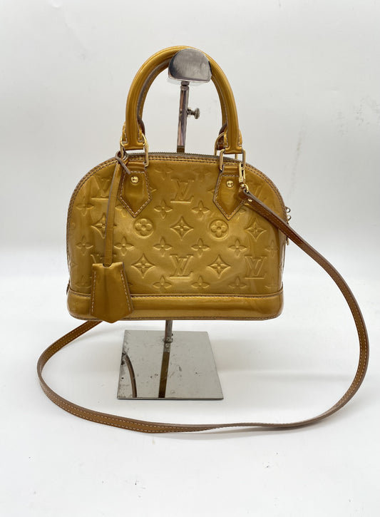 LOUIS VUITTON Alma BB Beige Poudre Vernis M91752 Shoulder Bag with Strap