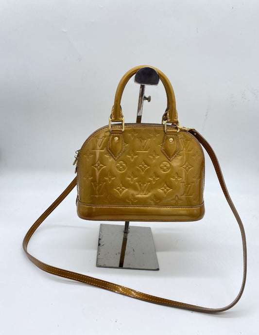 LOUIS VUITTON Alma BB Beige Poudre Vernis M91752 Shoulder Bag with Strap