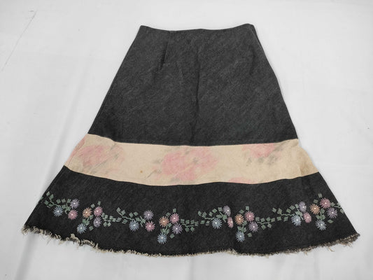COMME des GARCONS toricot COMME des GARCONS early archive beaded floral embroidered denim skirt in dark gray, size S