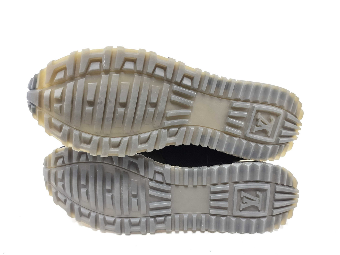 LOUIS VUITTON Louis Vuitton Women's Shoes Size 37 Sneakers