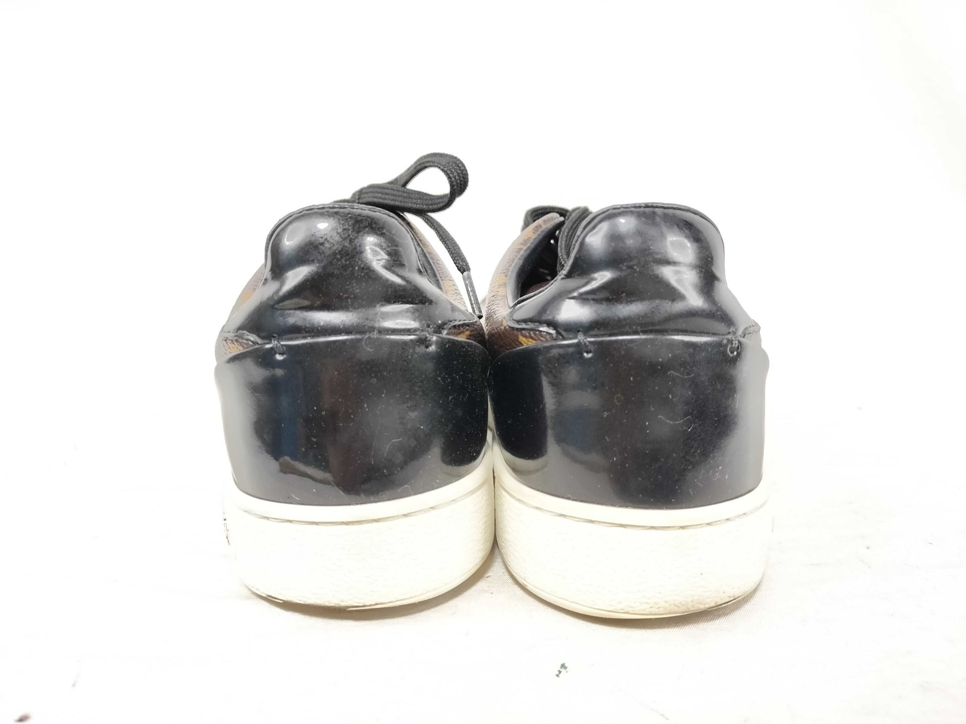 LOUIS VUITTON Monogram Louis Vuitton Women's Sneakers Size 35
