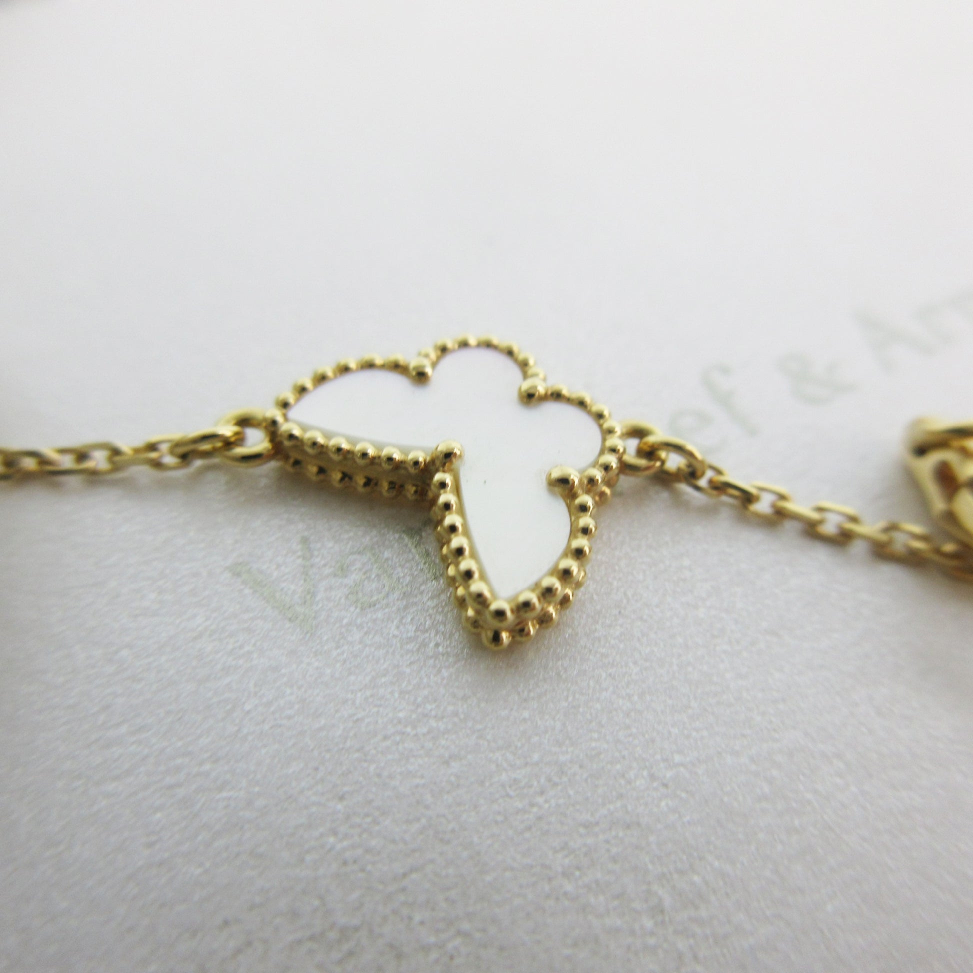 Van Cleef & Arpels Sweet Alhambra Papillon Mother-of-Pearl Yellow Gold Au750 1.9g Bracelet/Bangle 