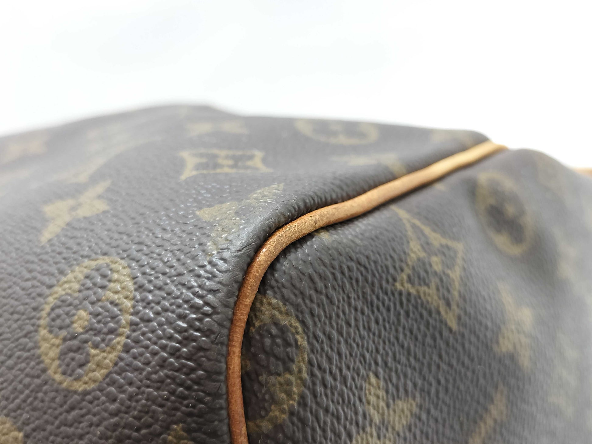 LOUIS VUITTON Monogram LV Keepall Bandouliere Boston Bag