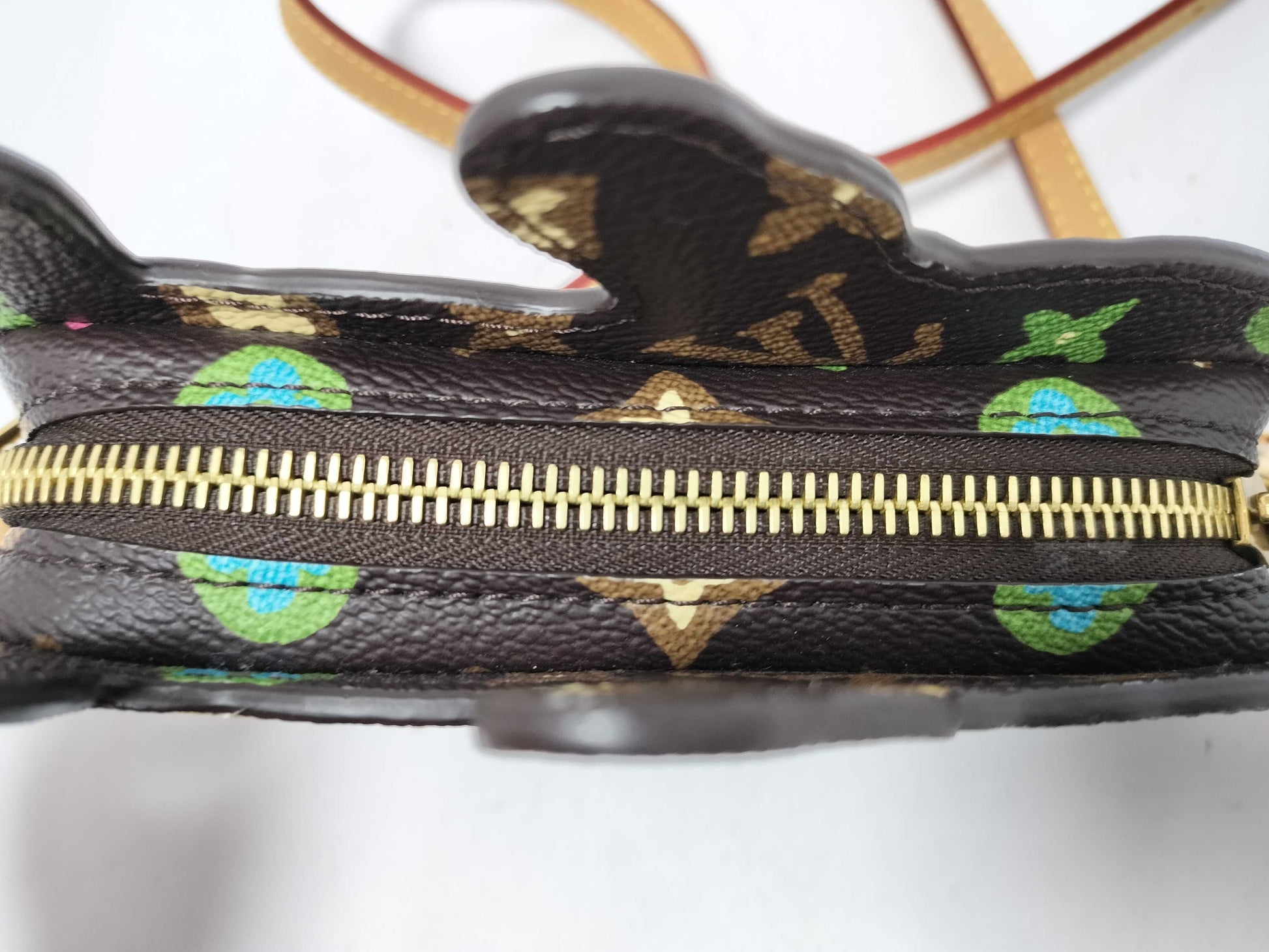 LOUIS VUITTON M83342 Dock-on Strap Monogram Craggy Pouch