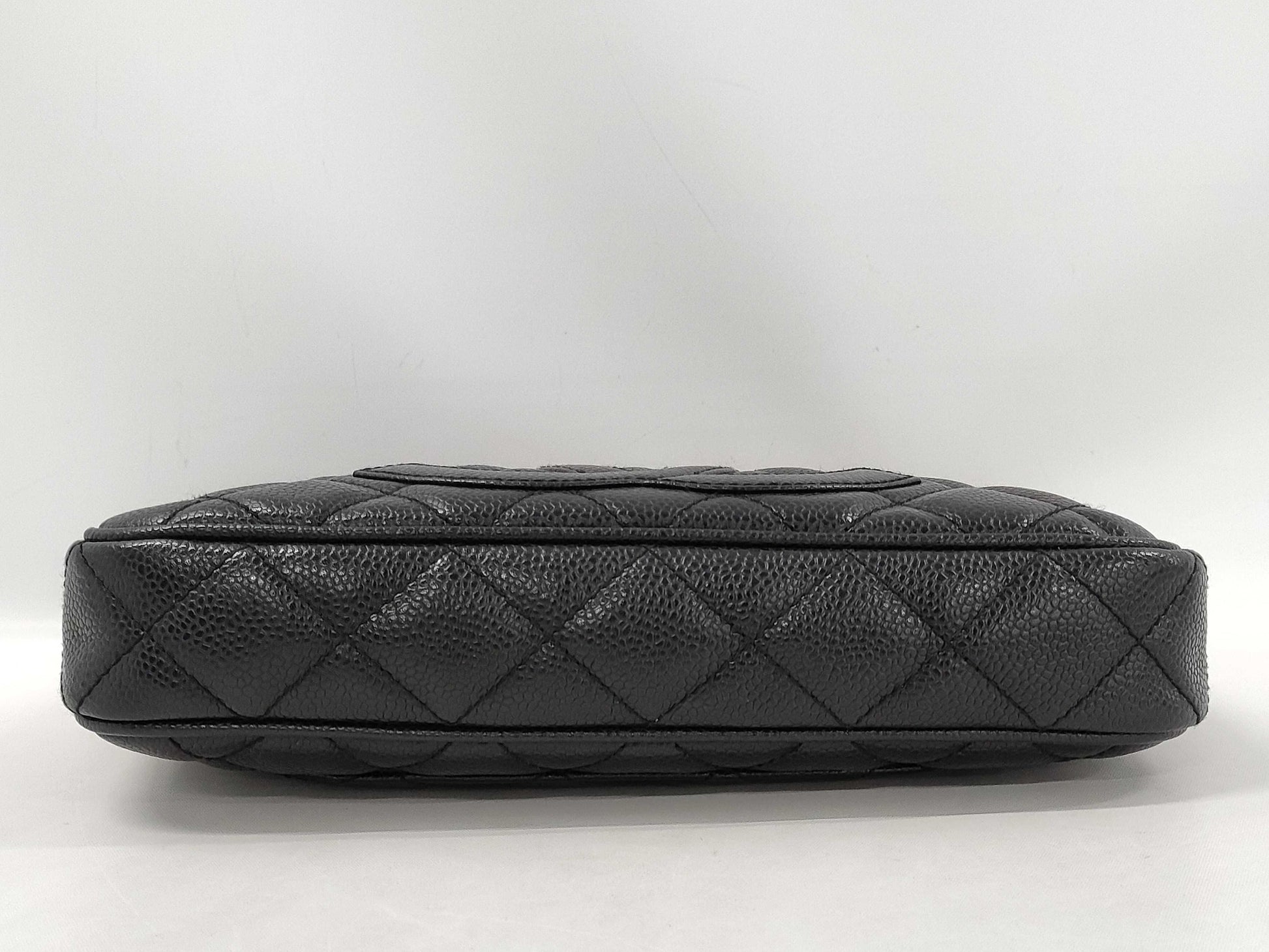 CHANEL Matelasse Caviar Skin Coco Mark Shoulder Bag