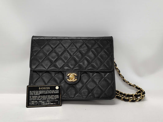 CHANEL Matelasse Chain Shoulder Bag