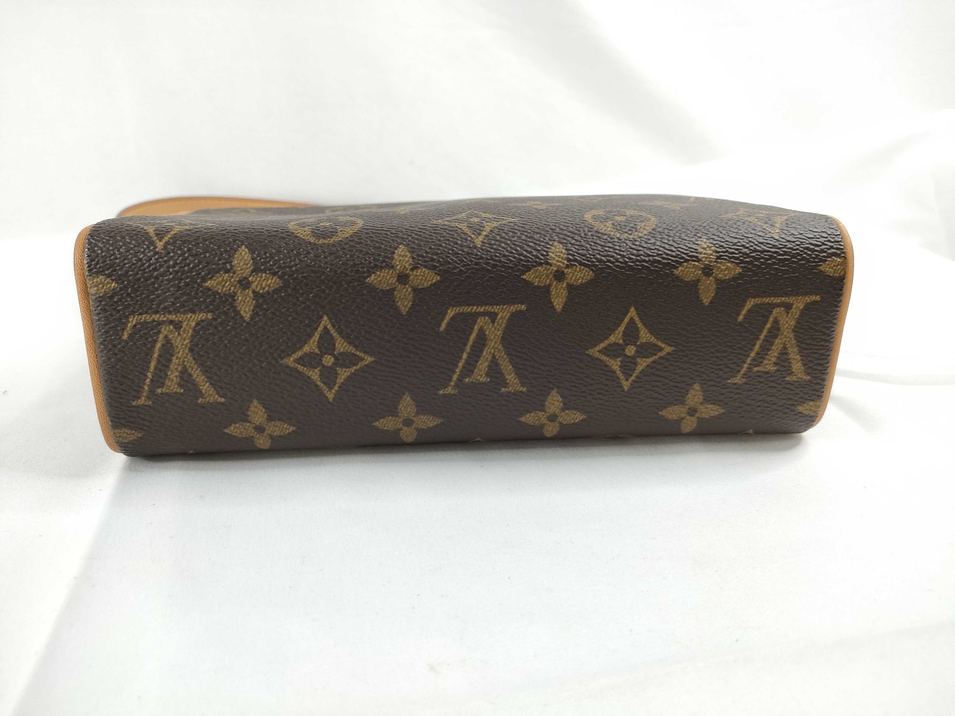 LOUIS VUITTON Monogram LV Handbag Handbag