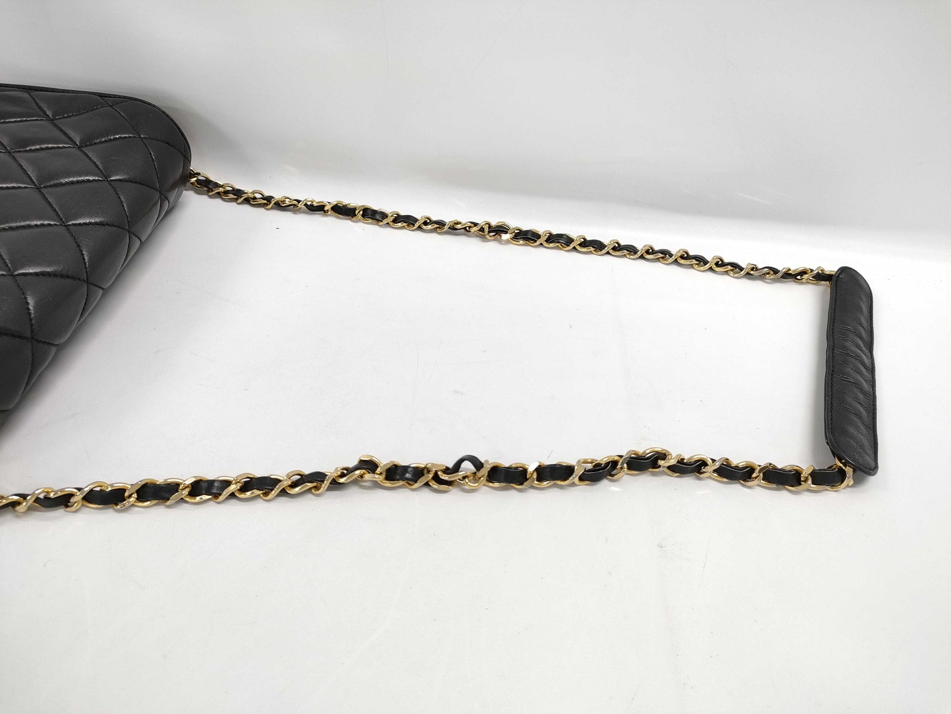 CHANEL Matelasse Chain Shoulder Bag