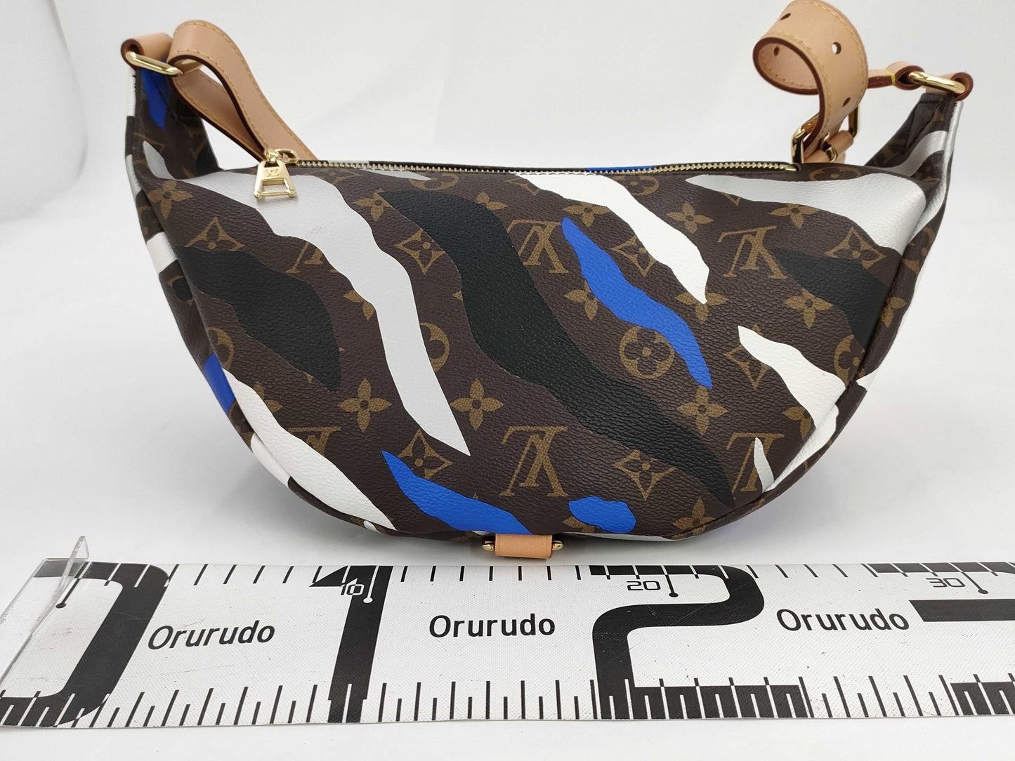 LOUIS VUITTON LV Bum Bag Leak of Legend TJ4199 Waist Bag