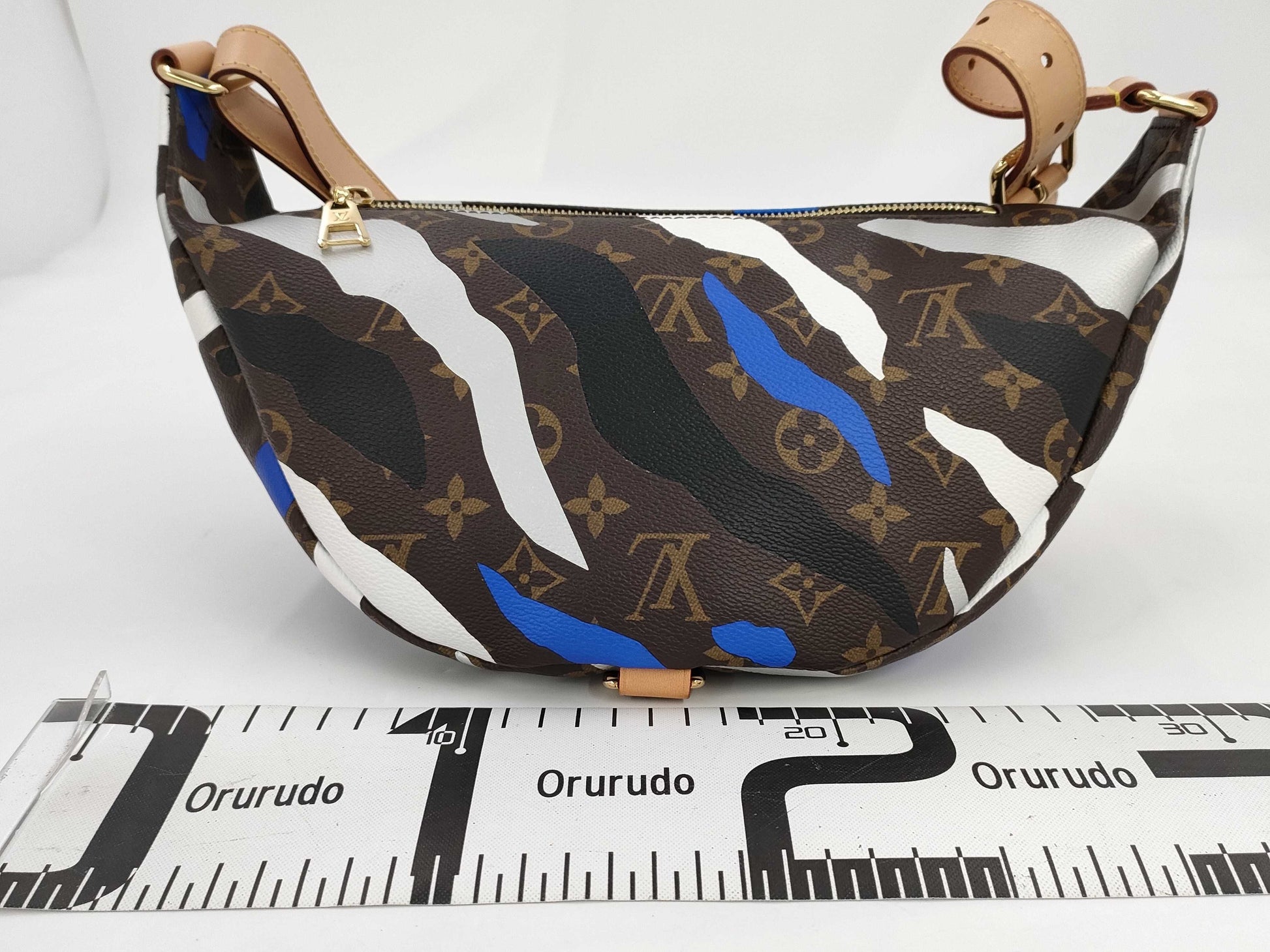LOUIS VUITTON LV Bum Bag Leak of Legend TJ4199 Waist Bag