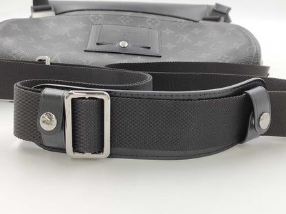 LOUIS VUITTON LV Messenger Voyage MM Monogram Eclipse Shoulder Bag FO3149