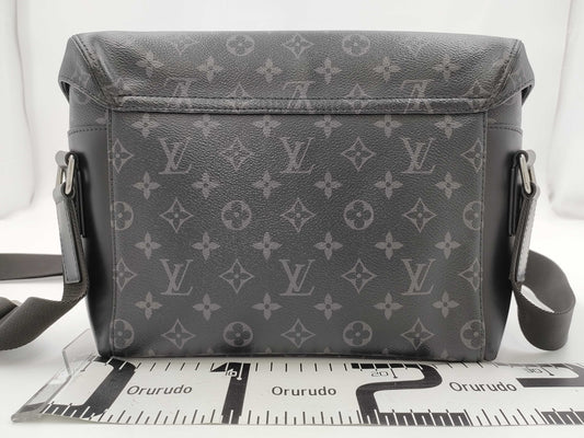 LOUIS VUITTON LV Messenger Voyage MM Monogram Eclipse Shoulder Bag FO3149