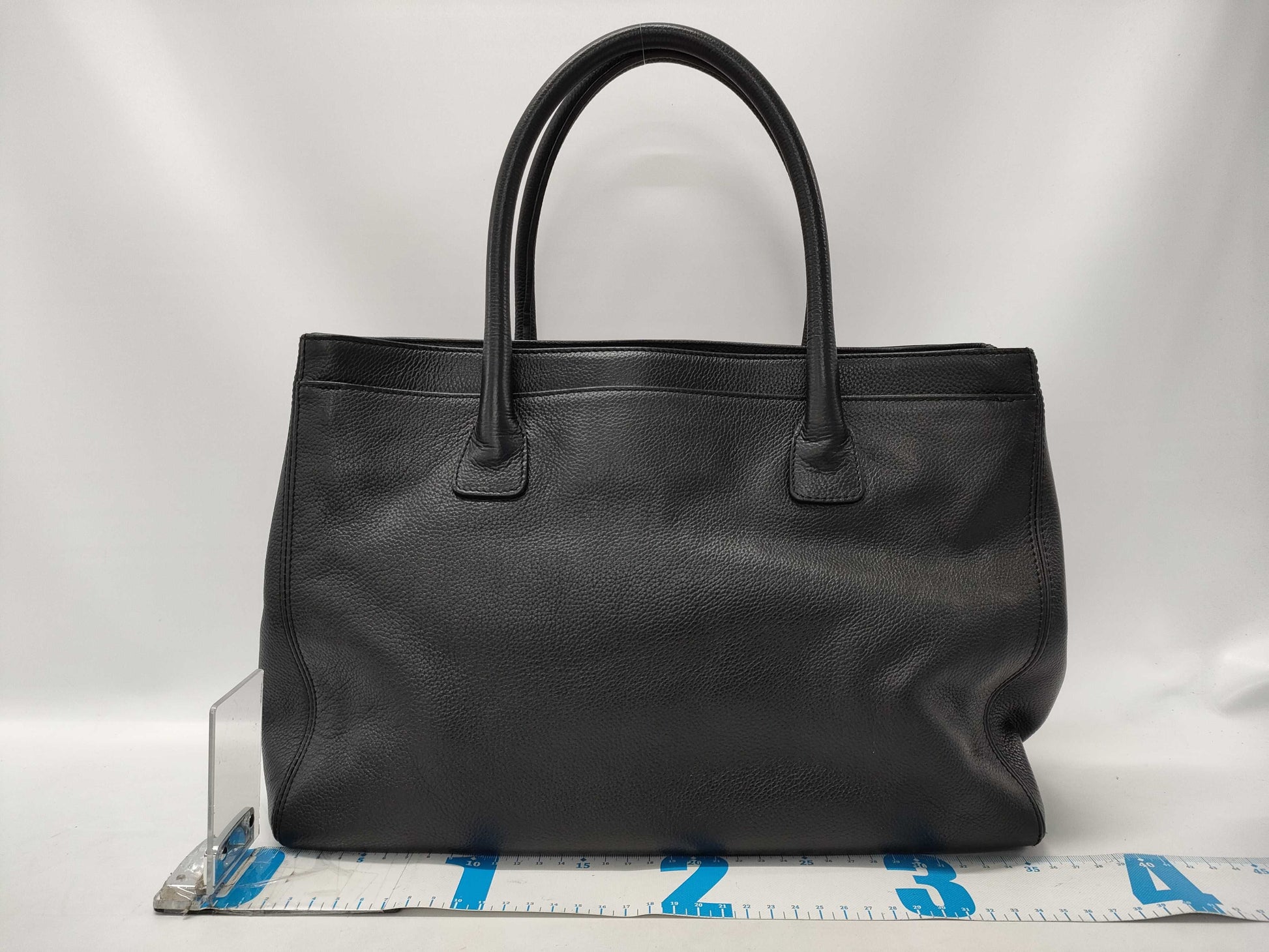 CHANEL Executive Caviar Skin Tote Bag